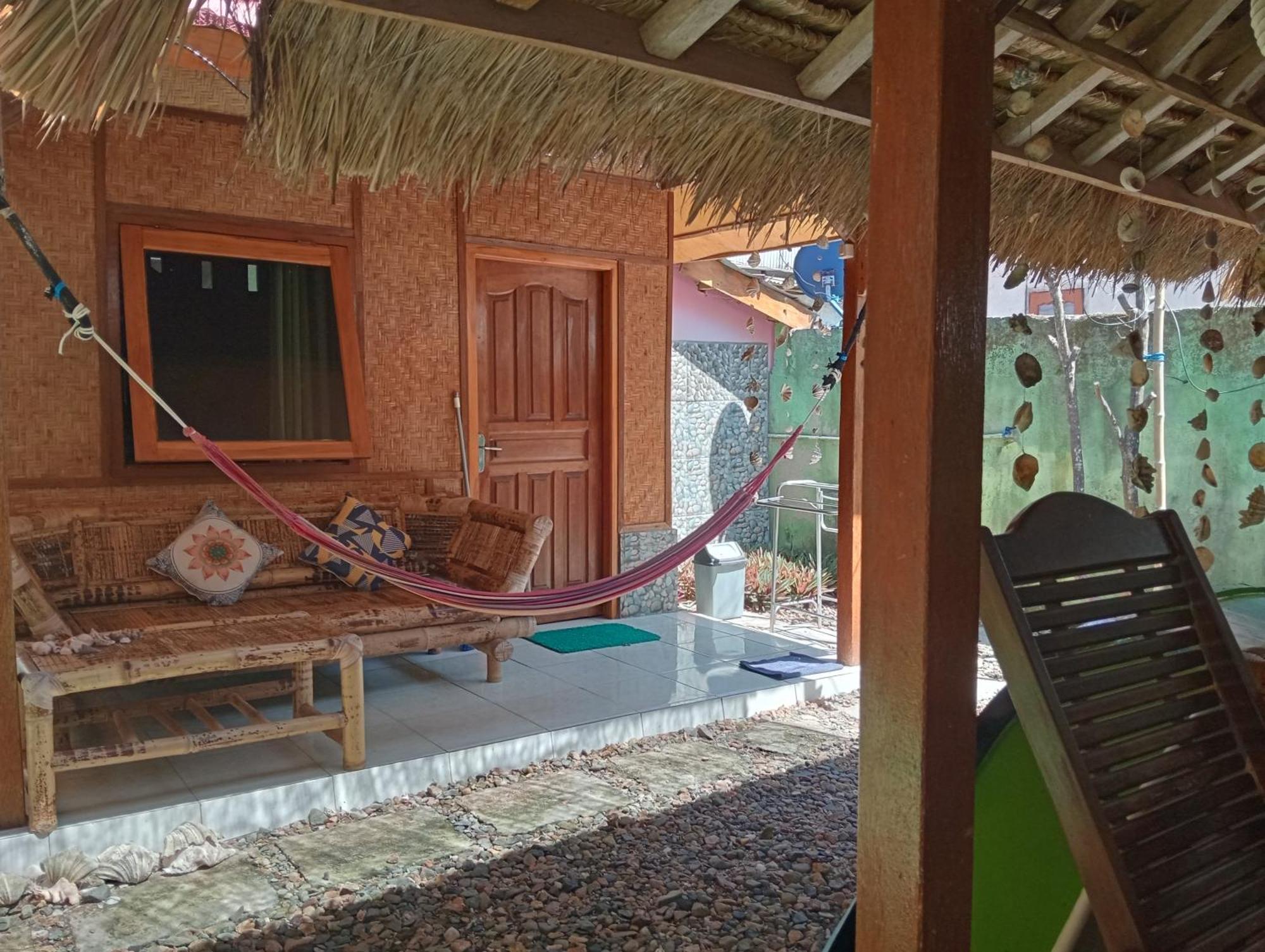 Pelangi Homestay Bungalow Gili Gede Секотонг Екстер'єр фото